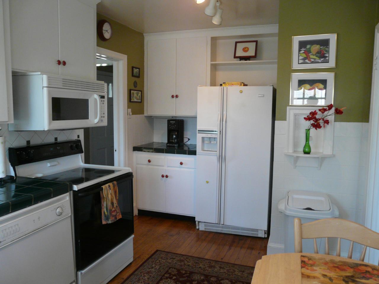 2434 Tillett Road Southwest Roanoke, VA 24015 - Photo 10 of 13 Kitchen
