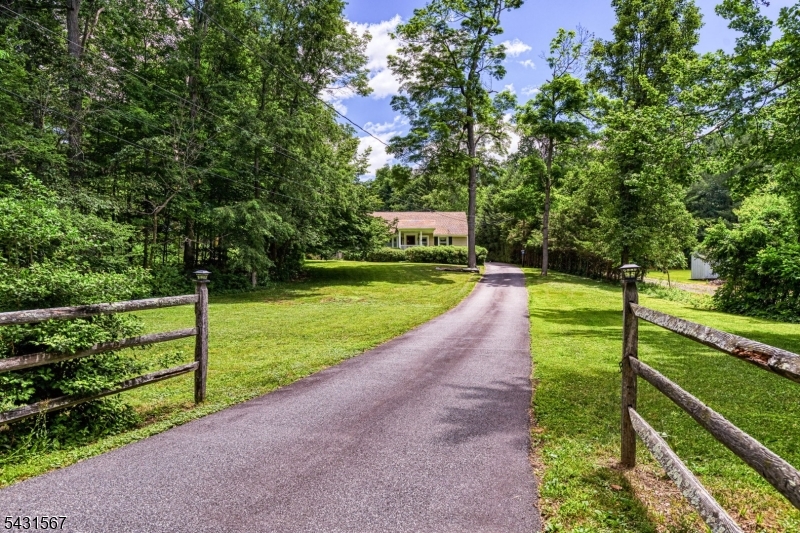 28 Saw Mill Road Warren, NJ 07059 - Photo 3 of 38