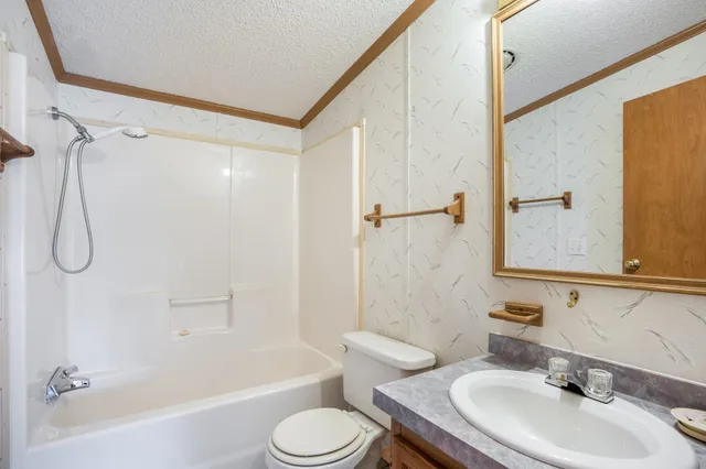 $194,900 | 9449 North 137th Street West, Sedgwick, KS 67135