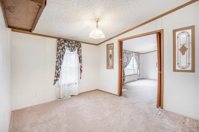 $194,900 | 9449 North 137th Street West, Sedgwick, KS 67135