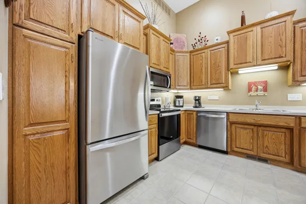 $320,000 | 3250 40th Avenue South, Unit F, Fargo, ND 58104