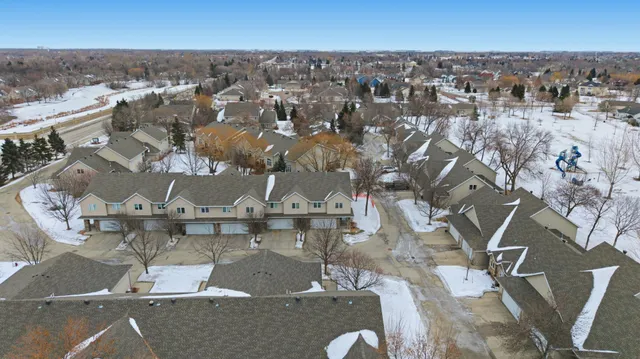 $330,000 | 3250 40th Avenue South, Unit F, Fargo, ND 58104