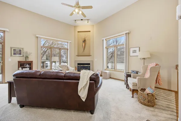 $320,000 | 3250 40th Avenue South, Unit F, Fargo, ND 58104