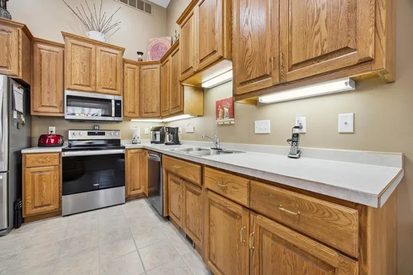 $320,000 | 3250 40th Avenue South, Unit F, Fargo, ND 58104