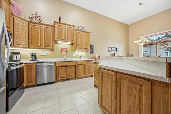 $320,000 | 3250 40th Avenue South, Unit F, Fargo, ND 58104