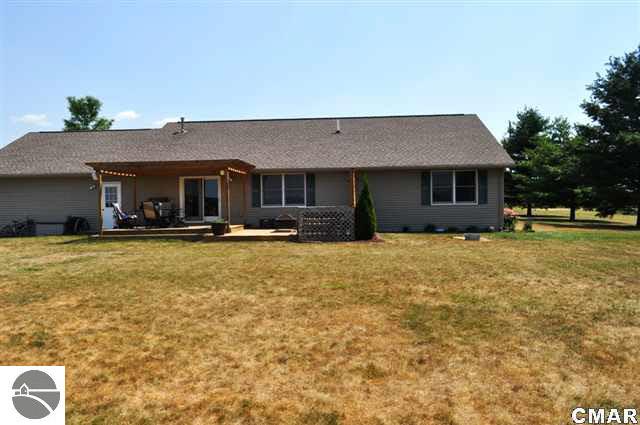 8135 North Isabella Road Clare, MI 48617 - Photo 5 of 6 1772996-4.JPG