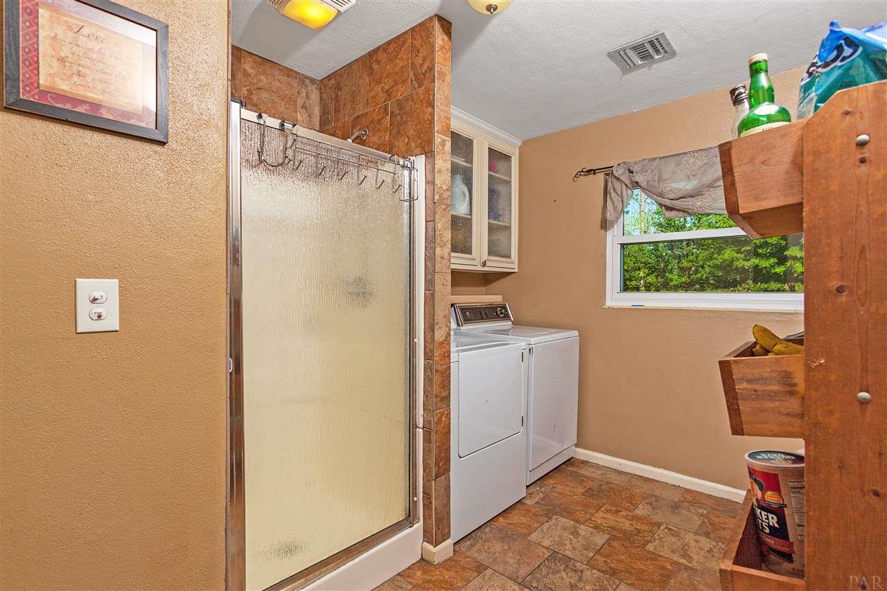 1505 Lewis Road Milton, FL 32570 - Photo 10 of 41 Gallery Image 10