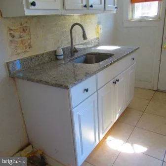 a close view of sink and tap