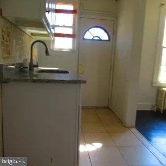 a close view of sink and tap