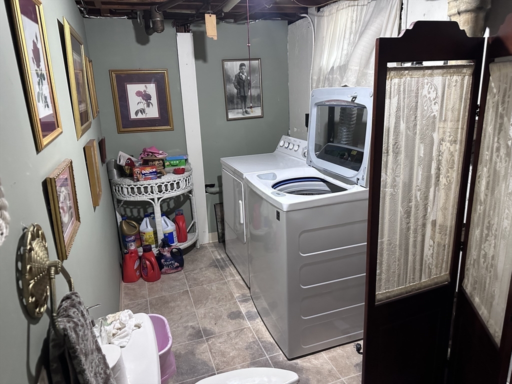 37 Bretton Road Springfield, MA 01119 - Photo 14 of 36