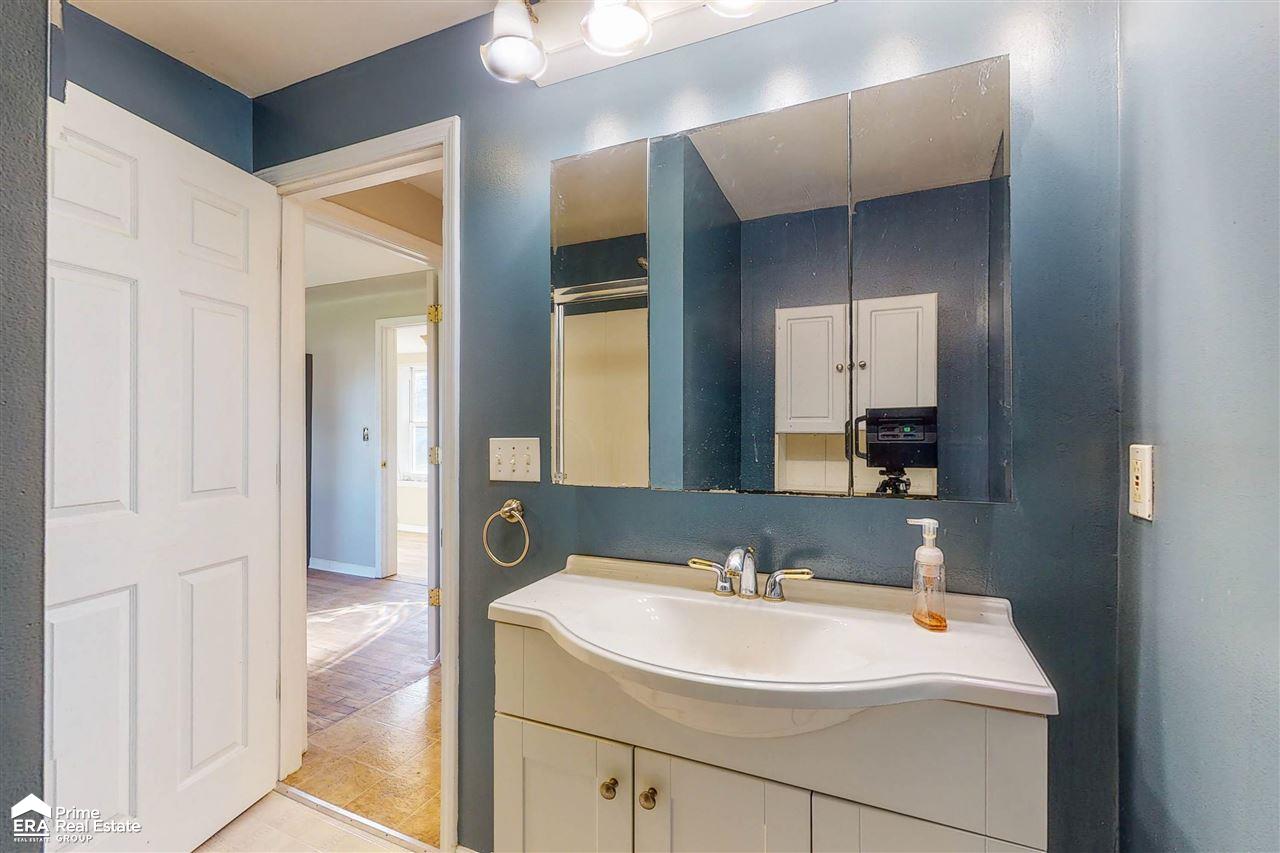 4083 Center Road Flint, MI 48506 - Photo 14 of 49