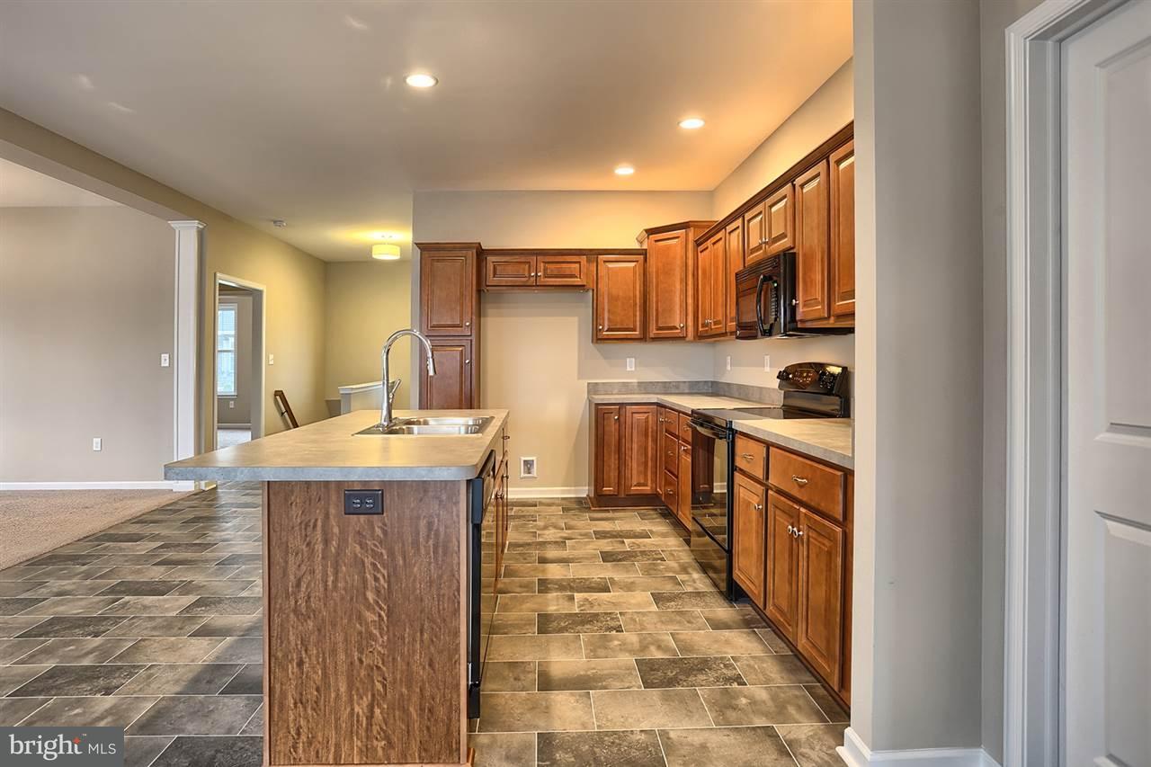6004 Union Deposit Road Harrisburg, PA 17111 - Photo 6 of 23 Gallery Image 6