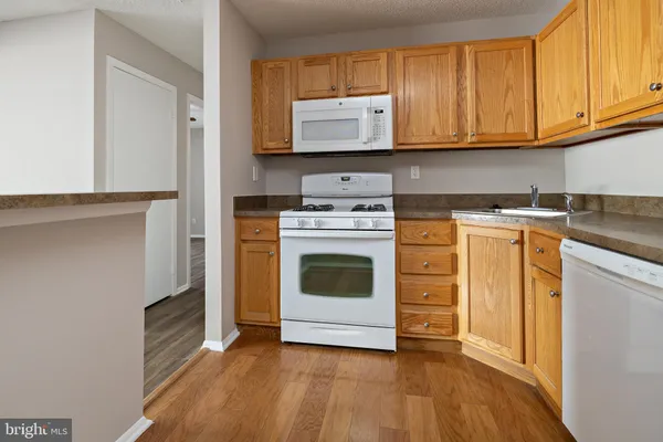 $1,950 | 211 Woodhollow Drive, Marlton, NJ 08053