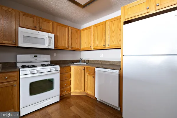 $1,950 | 211 Woodhollow Drive, Marlton, NJ 08053