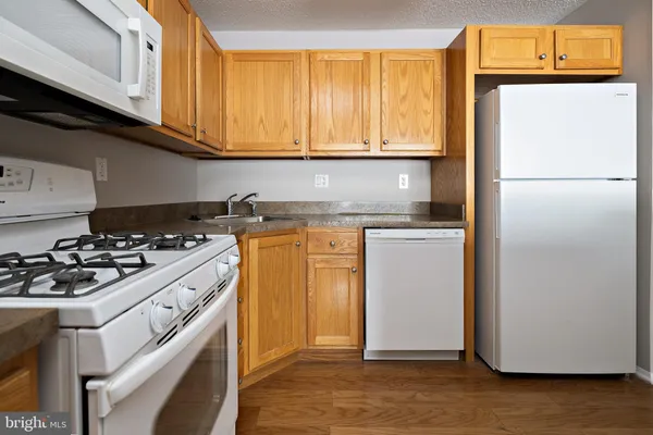 $1,950 | 211 Woodhollow Drive, Marlton, NJ 08053