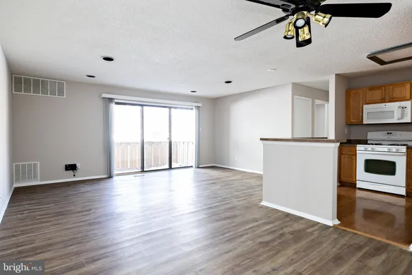 $1,950 | 211 Woodhollow Drive, Marlton, NJ 08053