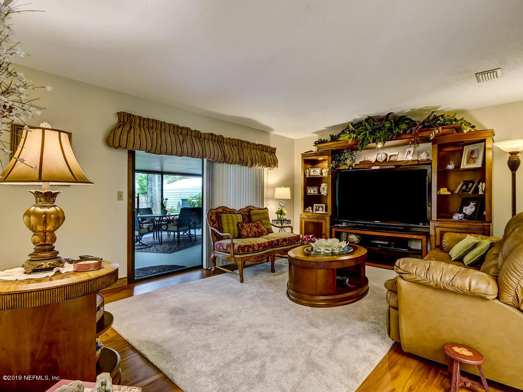3470 Washburn Road Jacksonville, FL 32250 - Photo 13 of 50 Living Room
