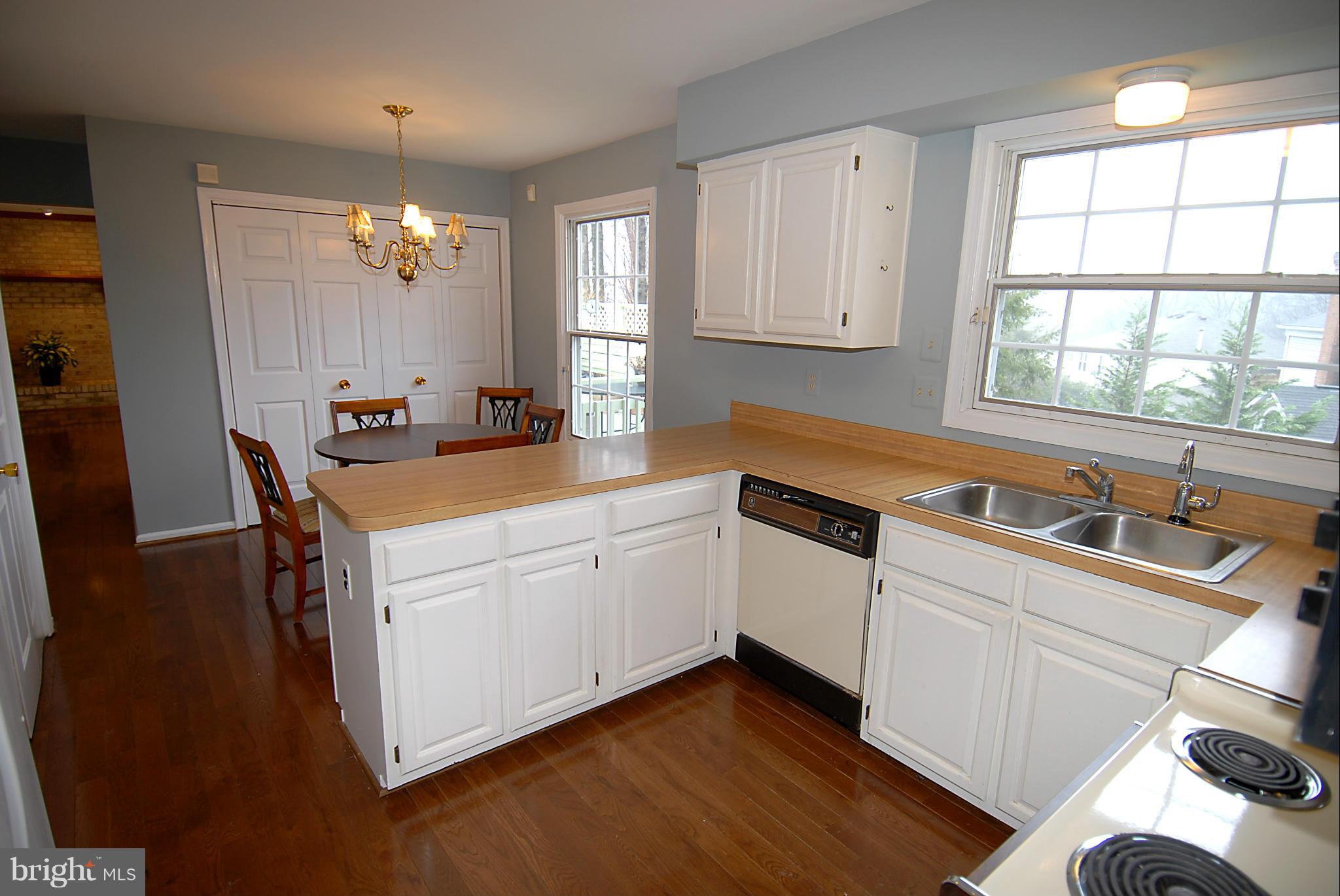 305 Opera Court Silver Spring, MD 20901 - Photo 23 of 25 Kitchen