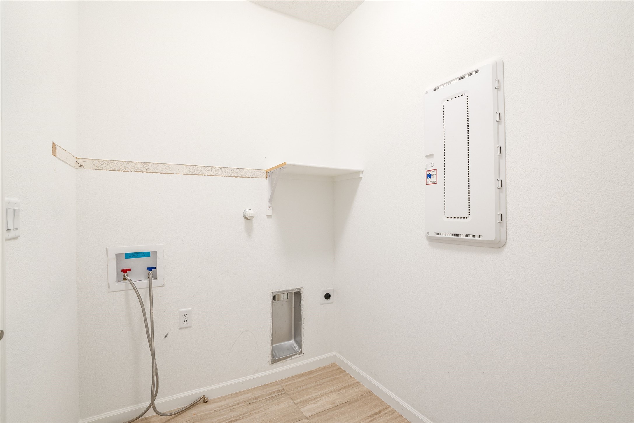 120 Mountaingem Loop Santa Fe, NM 87508 - Photo 22 of 31 Laundry Room