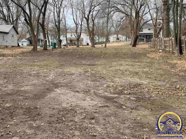 $16,000 | 620 New York Avenue, Holton, KS 66436