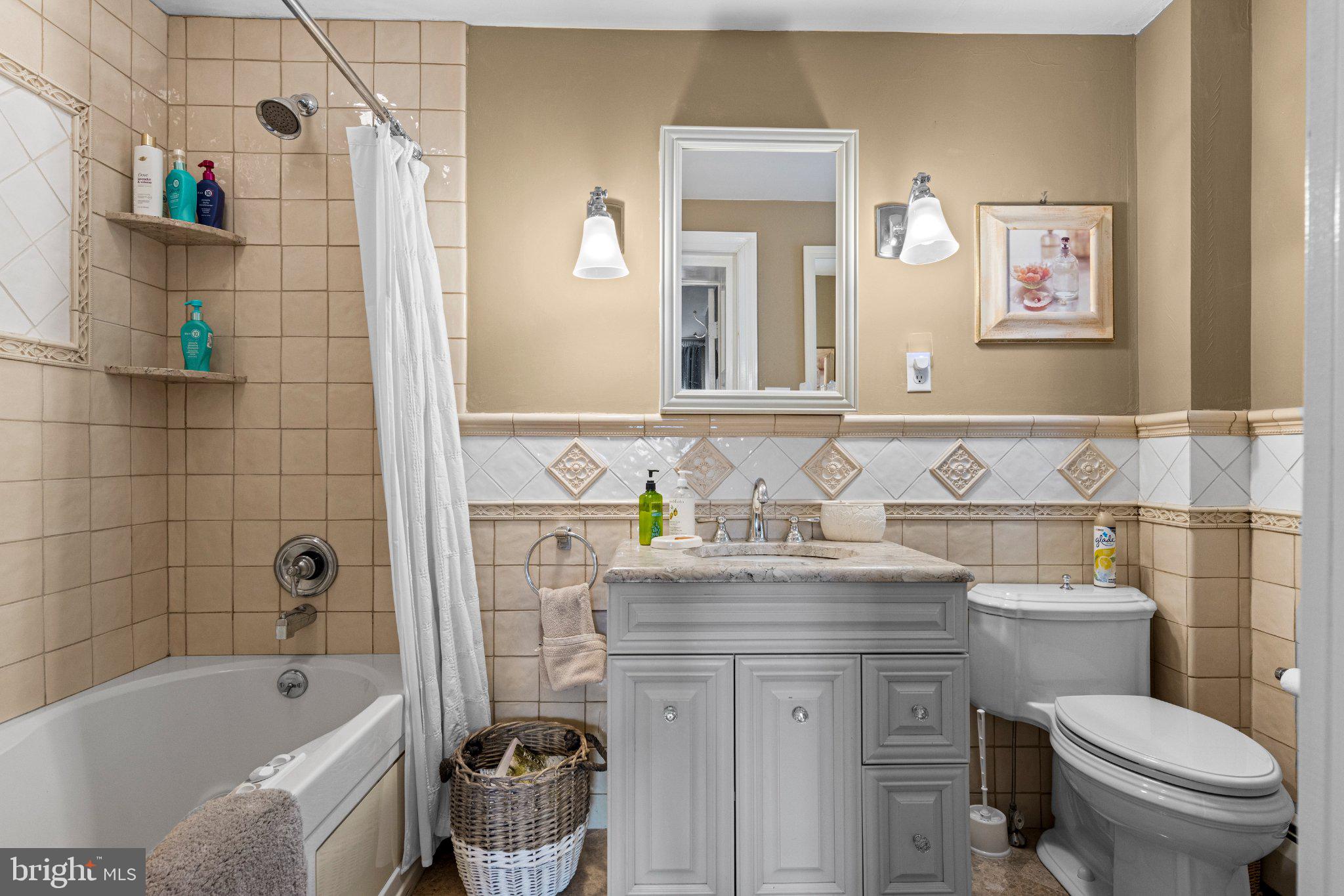 8 South Providence Road Wallingford, PA 19086 - Photo 33 of 55 Second Floor Full Bathroom
