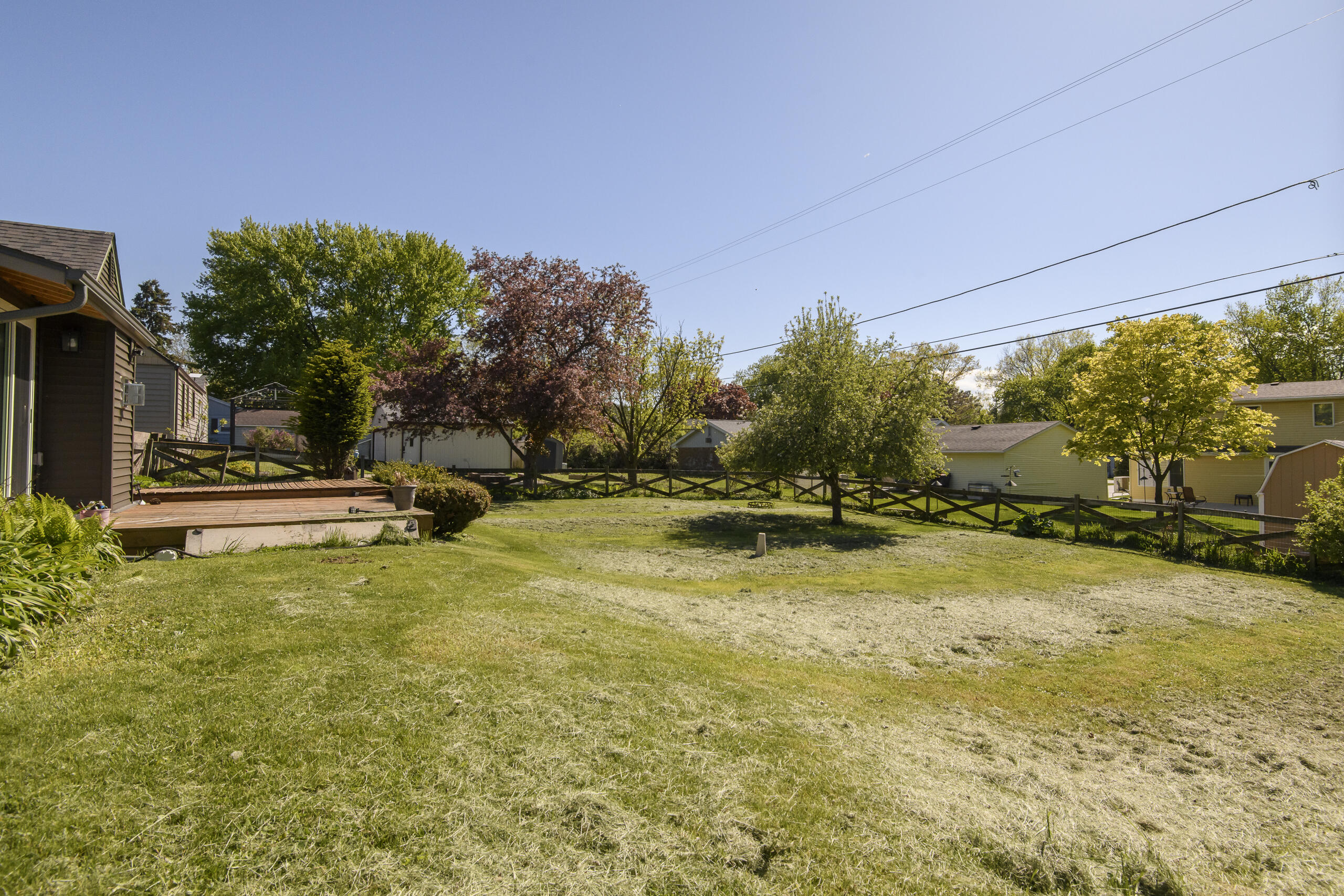W271N2563 Pear Tree Lane Pewaukee, WI 53072 - Photo 45 of 47 Back yard