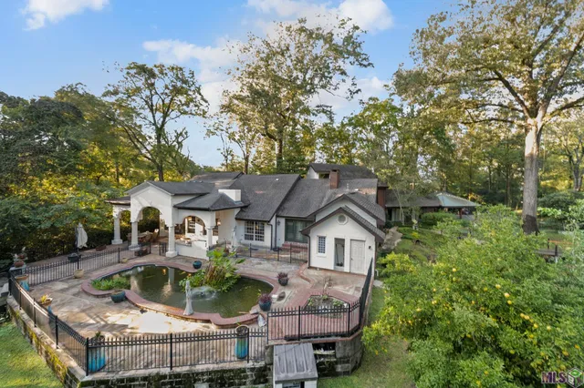 $1,895,000 | 11646 North Oak Hills Parkway, Baton Rouge, LA 70810