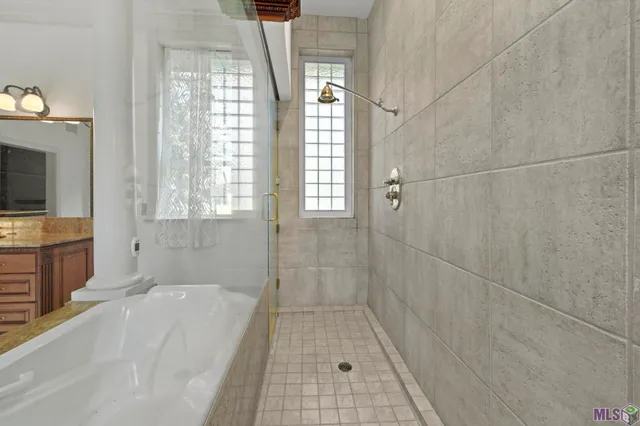 $1,895,000 | 11646 North Oak Hills Parkway, Baton Rouge, LA 70810