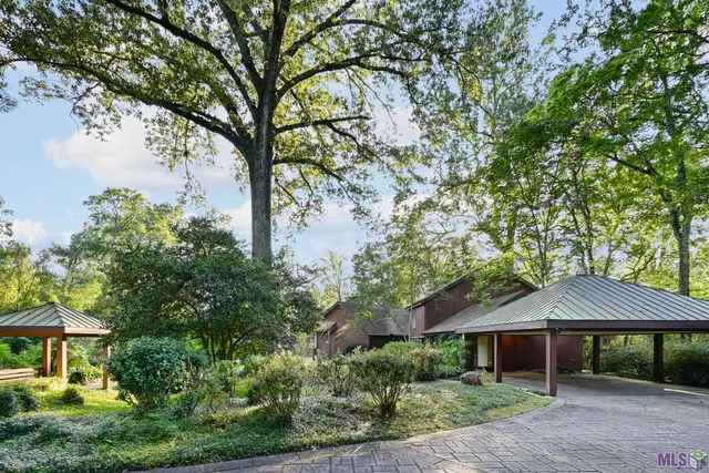 $1,895,000 | 11646 North Oak Hills Parkway, Baton Rouge, LA 70810