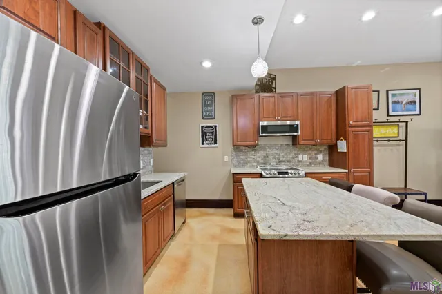 $1,895,000 | 11646 North Oak Hills Parkway, Baton Rouge, LA 70810