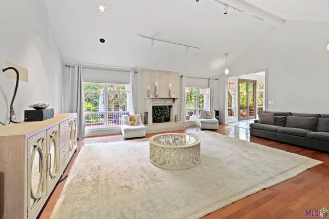 $1,895,000 | 11646 North Oak Hills Parkway, Baton Rouge, LA 70810