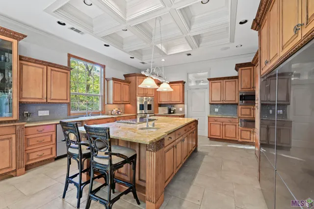 $1,895,000 | 11646 North Oak Hills Parkway, Baton Rouge, LA 70810