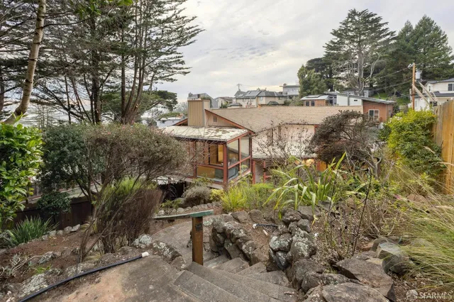 $1,288,000 | 514 Isabella Avenue, Half Moon Bay, CA 94019
