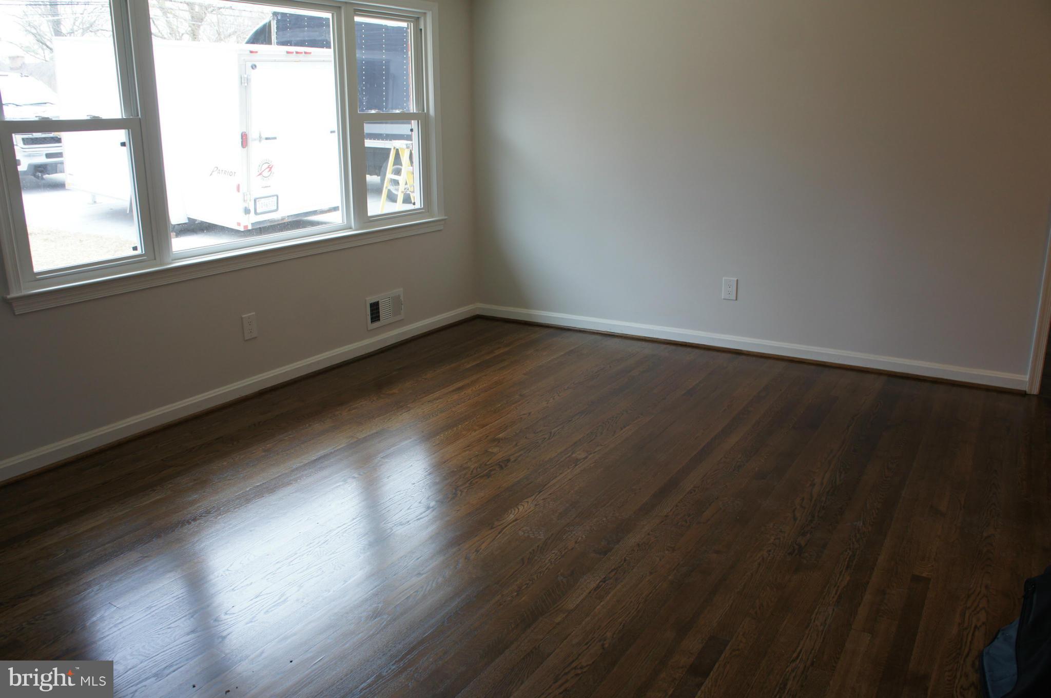 2934 Powder Mill Road Adelphi, MD 20783 - Photo 6 of 26 Living Room