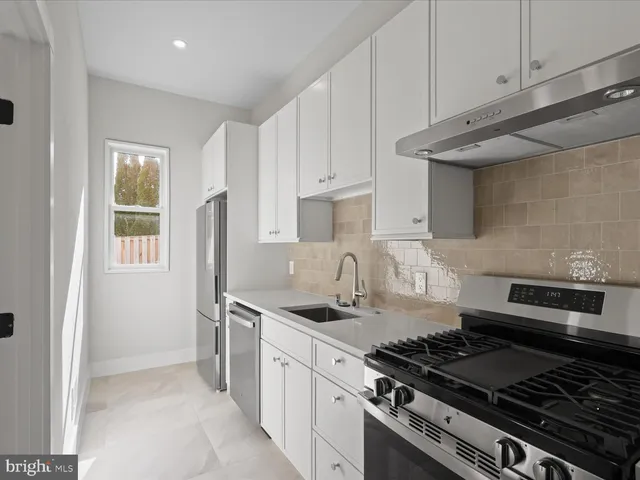 $2,669,888 | 616 Gibson Circle Southwest, Vienna, VA 22180