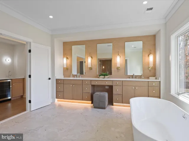 $2,669,888 | 616 Gibson Circle Southwest, Vienna, VA 22180