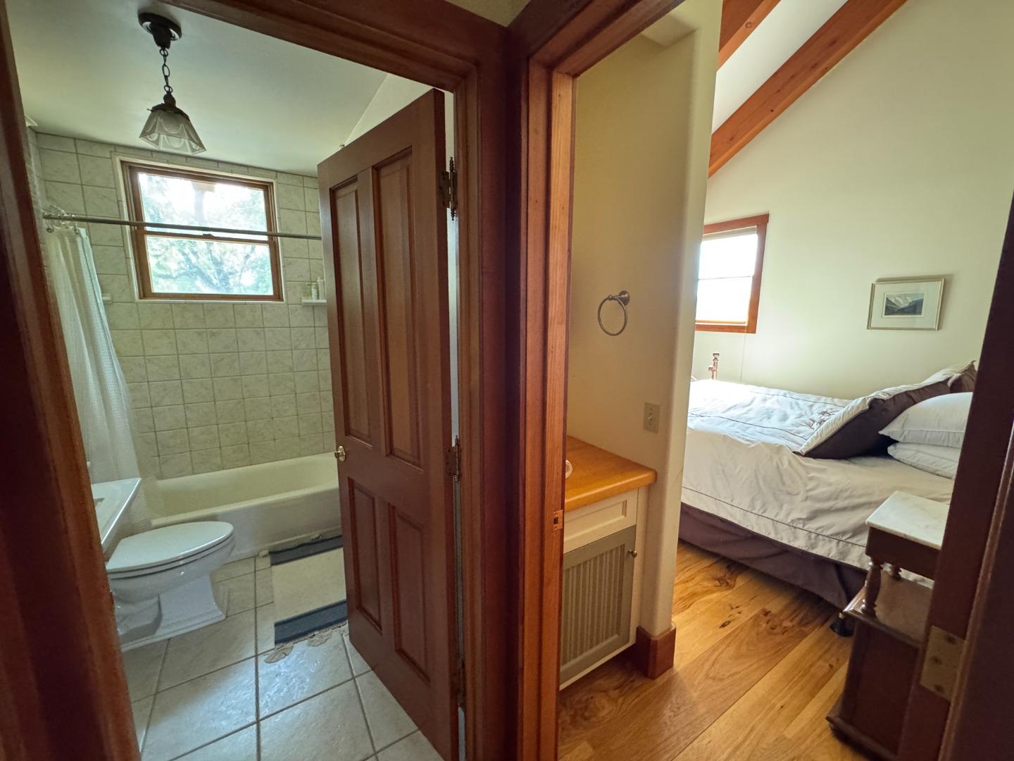 2251 Folendorf Road Murphys, CA 95247 - Photo 10 of 39 a en suite bathroom with a tub and a sink