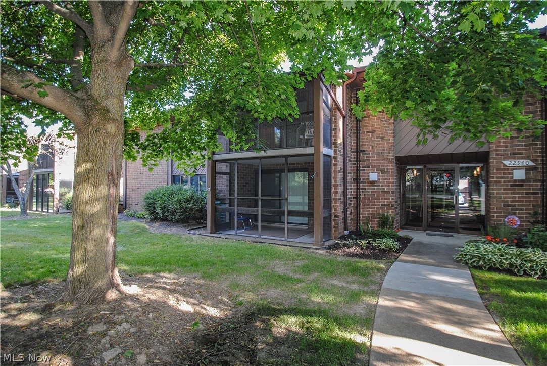 22940 Mastick Road, Unit 101 Cleveland, OH 44126 - Photo 1 of 21