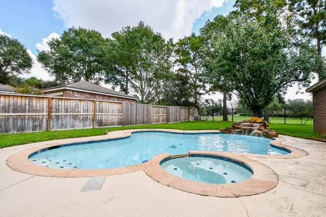 $3,500 | 5322 Pebble Way Lane, Houston, TX 77041