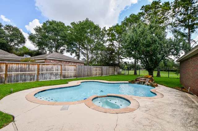 $3,500 | 5322 Pebble Way Lane, Houston, TX 77041