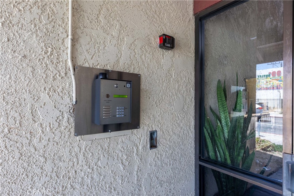 1001 Cherry, Unit 107 Long Beach, CA 90813 - Photo 4 of 38 Security entry