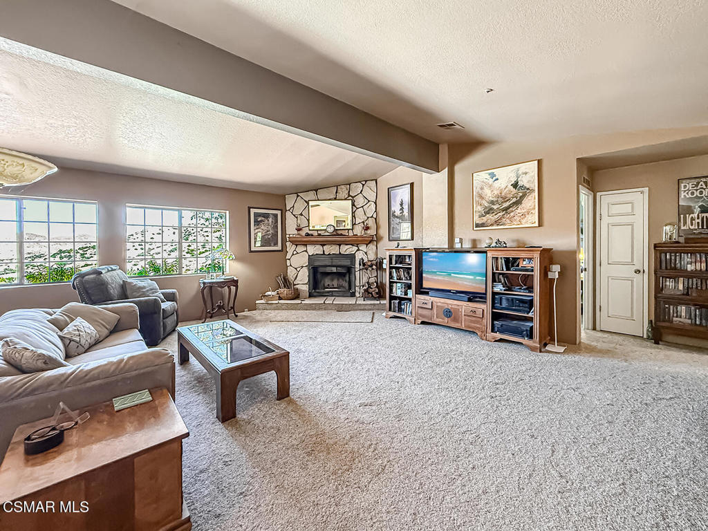 33045 Oracle Hill Road Palmdale, CA 93550 - Photo 7 of 61