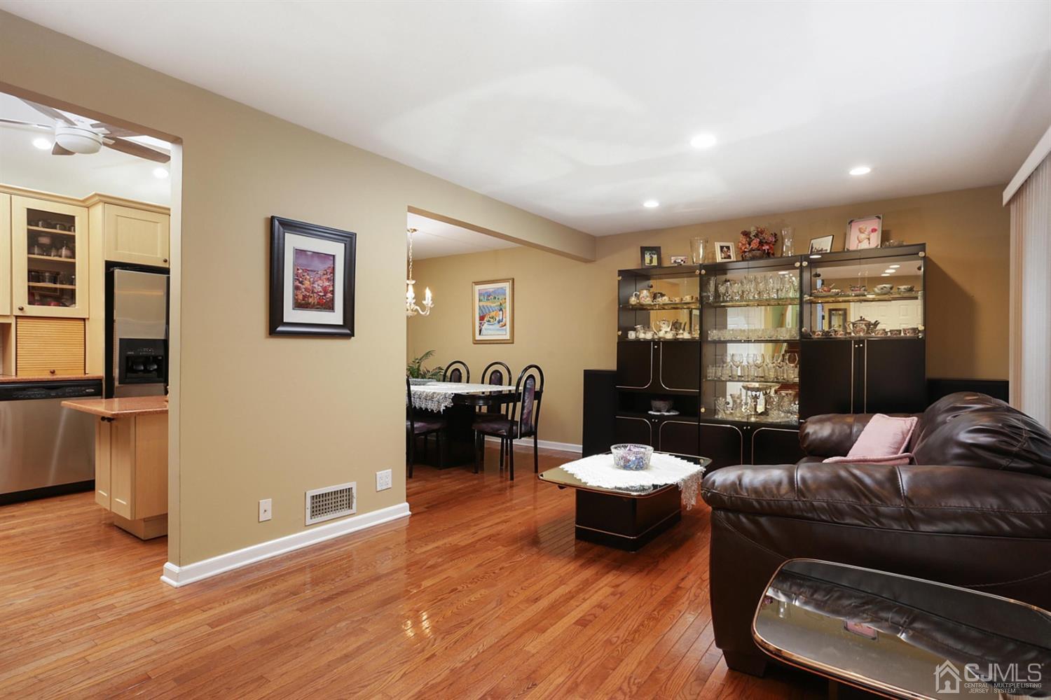 327 Old Stage Road Spotswood, NJ 08884 - Photo 23 of 34 Gallery Image 23