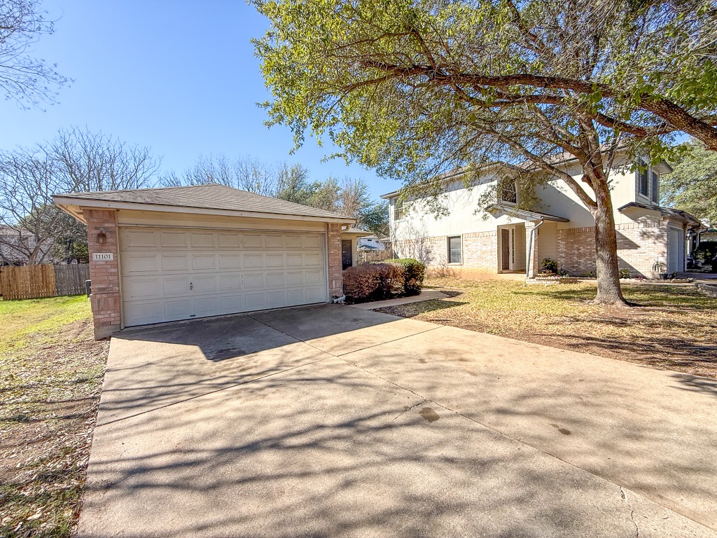 11101 Franklins Tale Loop Austin, TX 78748 - Photo 3 of 38 Driveway
