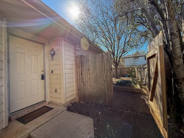 $1,950 | 11101 Franklins Tale Loop, Austin, TX 78748