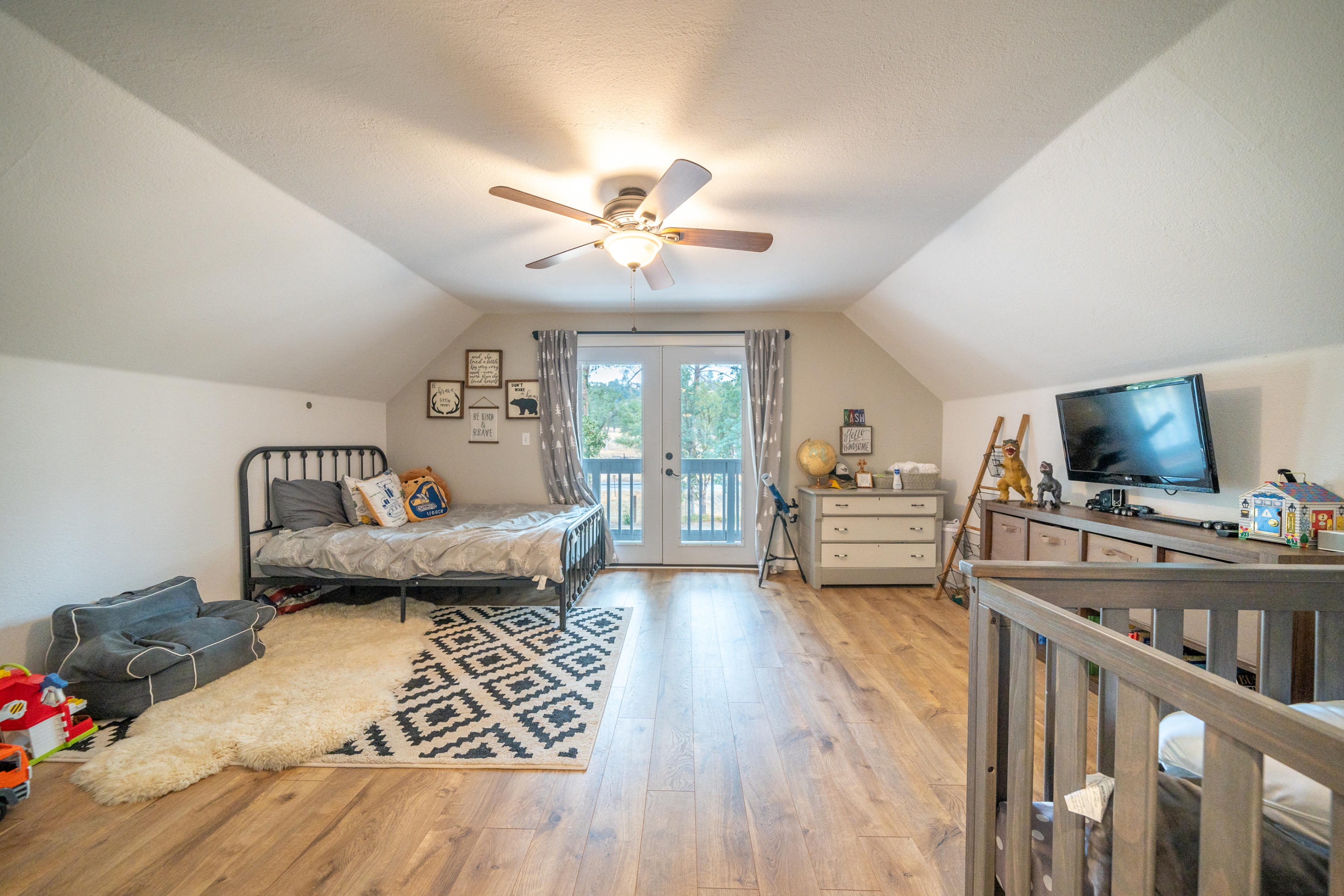 10953 Oak Run Road Oak Run, CA 96069 - Photo 53 of 79 10953 Oak Run Rd-29