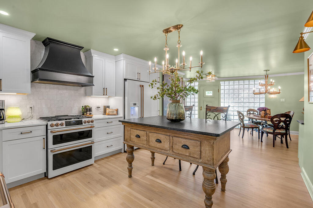 404 Chinoe Road Lexington, KY 40502 - Photo 6 of 57 1.TDB_1423.kitchen 2