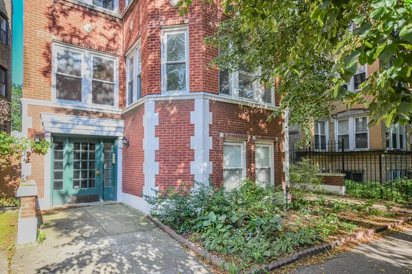 $560,000 | 6445 North Greenview Avenue, Unit 1, Chicago, IL 60626