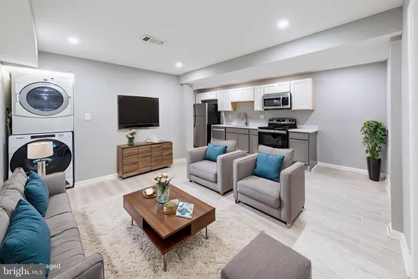$1,900 | 1235 Shepherd Street Northwest, Unit 2, Washington, DC 20011