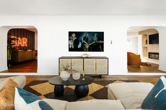 $9,995 | 13611 North 50th Street, Scottsdale, AZ 85254